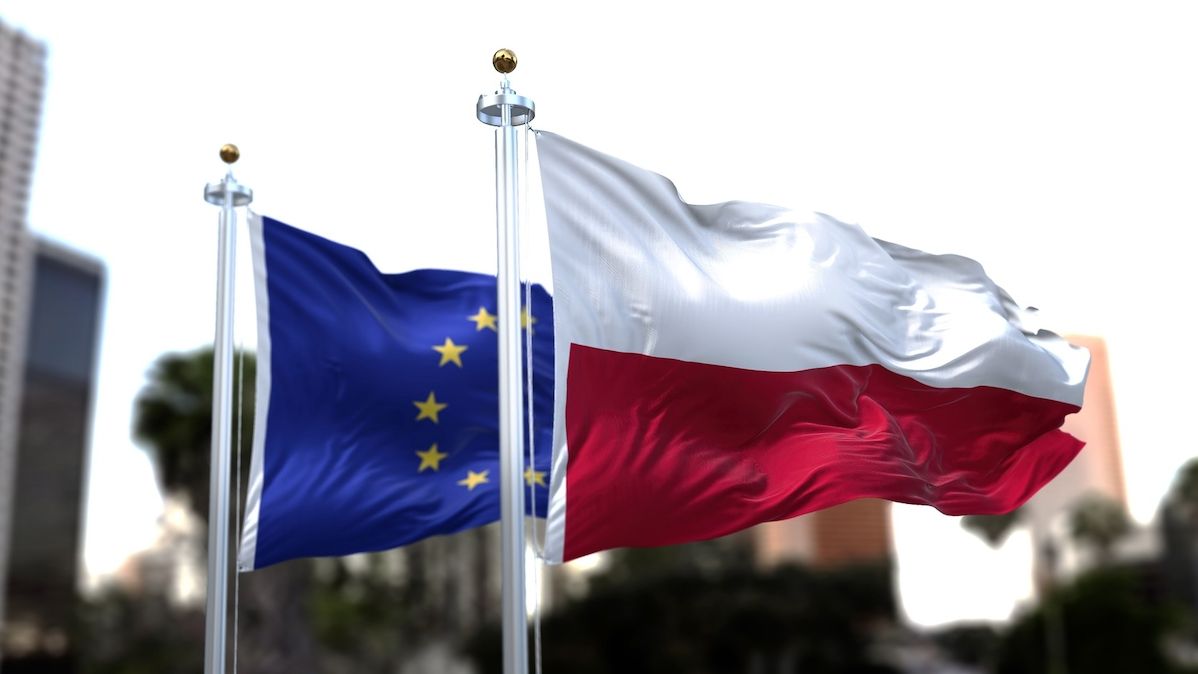 Polsko stále neplatí pokuty. Strhneme vám peníze z dotací, pohrozila Evropská komise